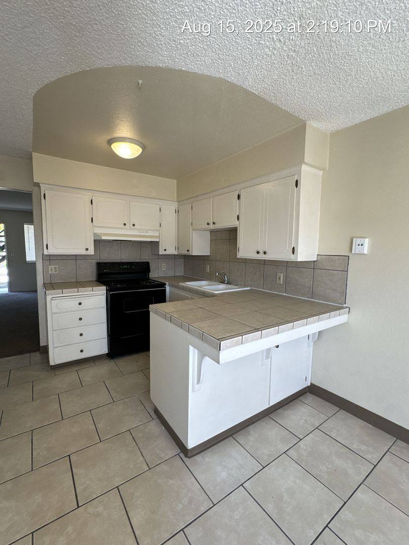 Apartment for rent at 1855-1893 Emma Lee Lane, Hanford, CA 93230