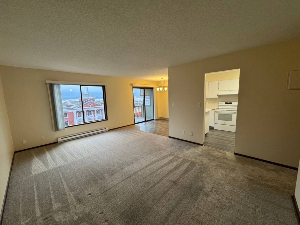 Apartment for rent at 1015-1049 Franklin Ave, Astoria, OR 97103