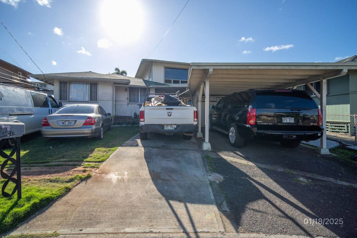 House for rent at 98-137 Kalike Place, Aiea, HI 96701