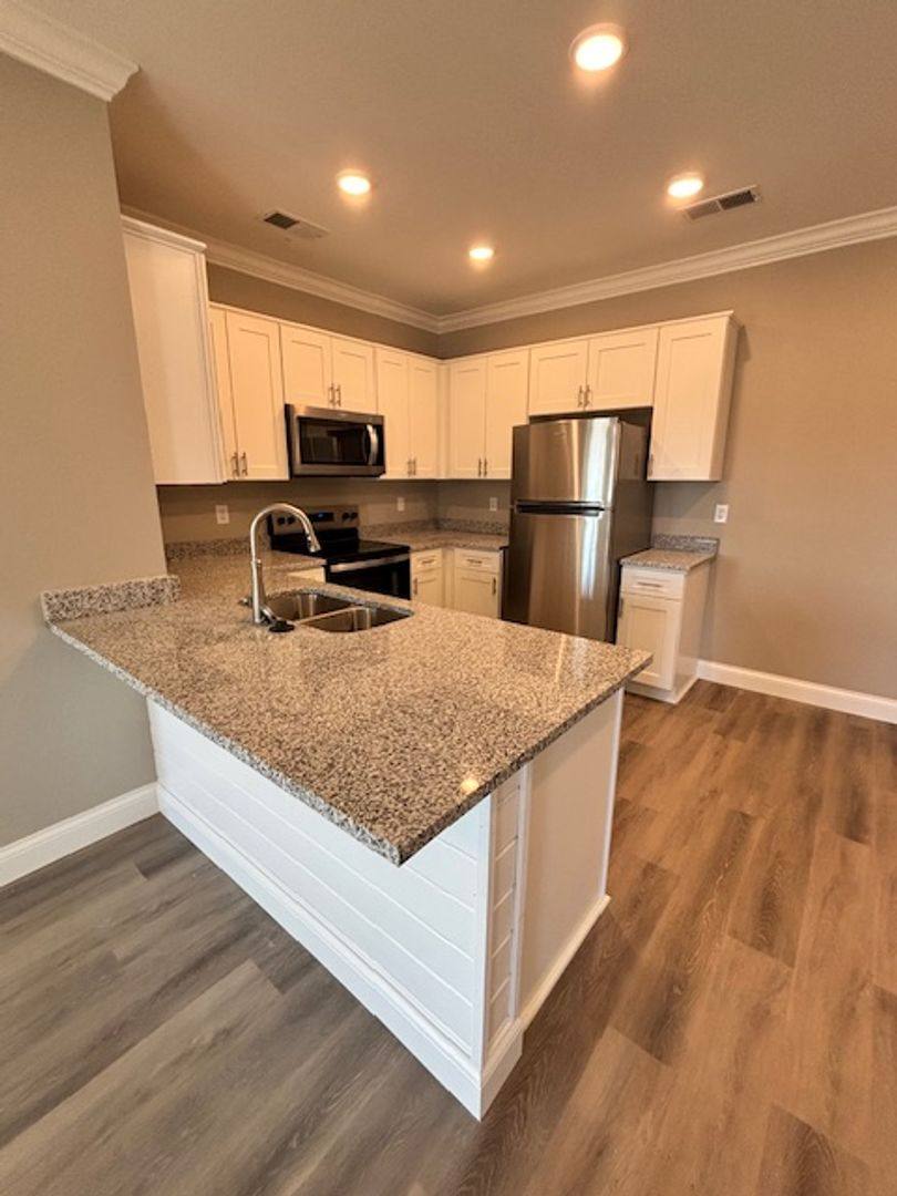 Apartment for rent at 5330 Bakers Spring St, Bowling Green, KY 42101