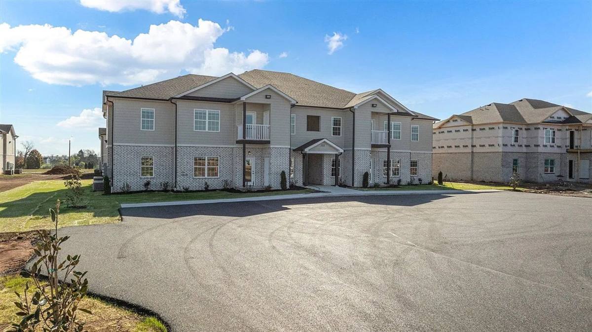 Apartment for rent at 5384 Baker Springs St, Bowling Green, KY 42104