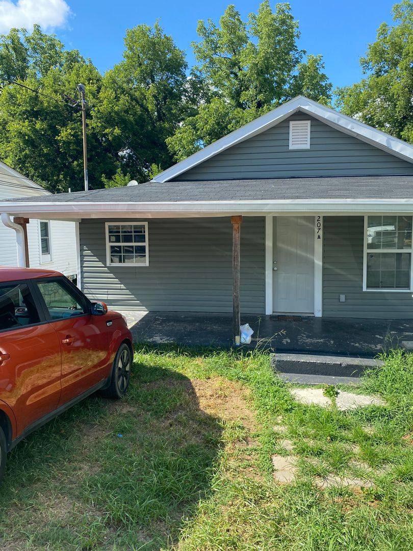 House for rent at 207 E 16th St, Columbia, TN 38401