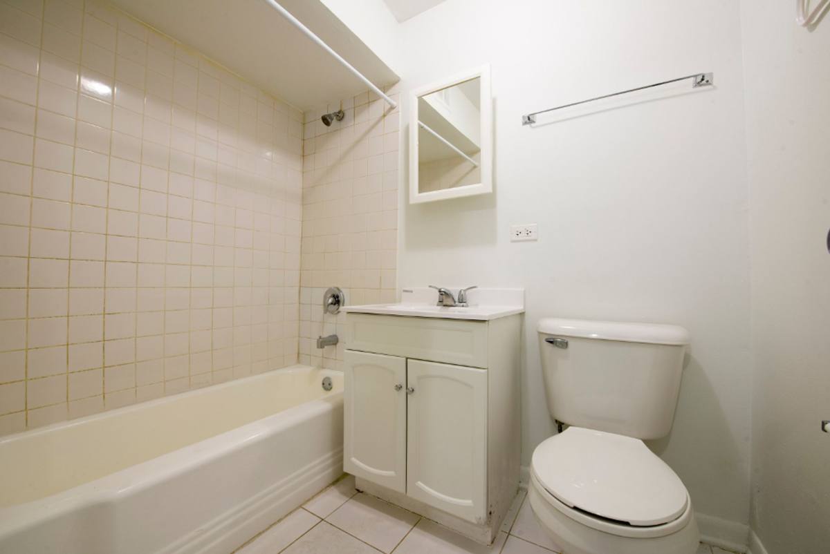 Apartment for rent at 7916 S Drexel Ave, Chicago, IL 60619