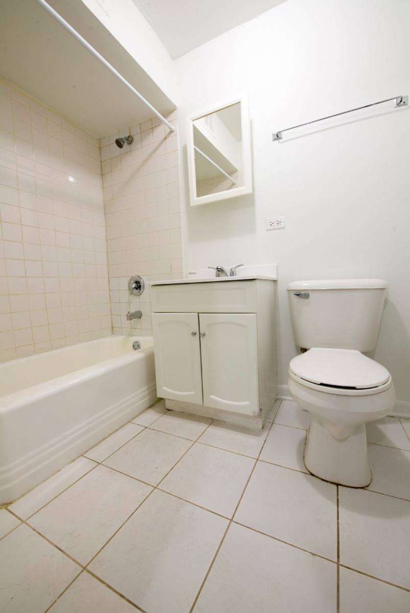 Apartment for rent at 7916 S Drexel Ave, Chicago, IL 60619