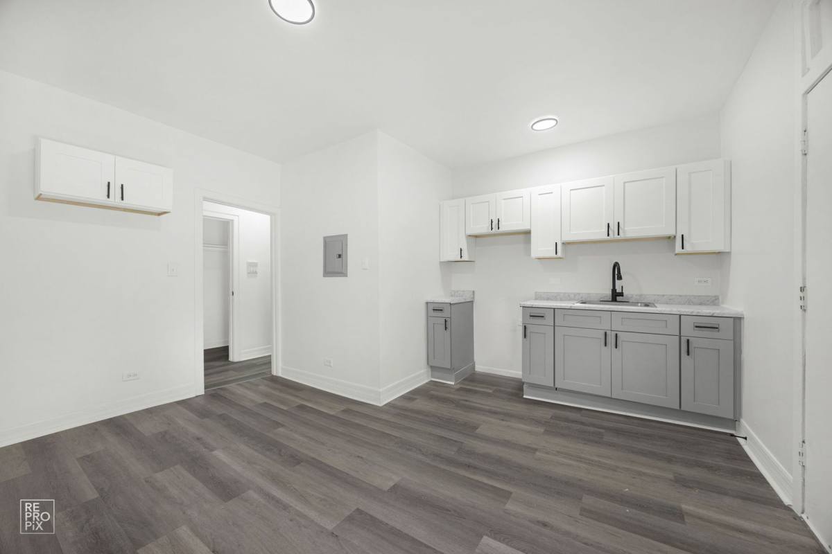 Apartment for rent at 8101 S Drexel Ave, Chicago, IL 60619