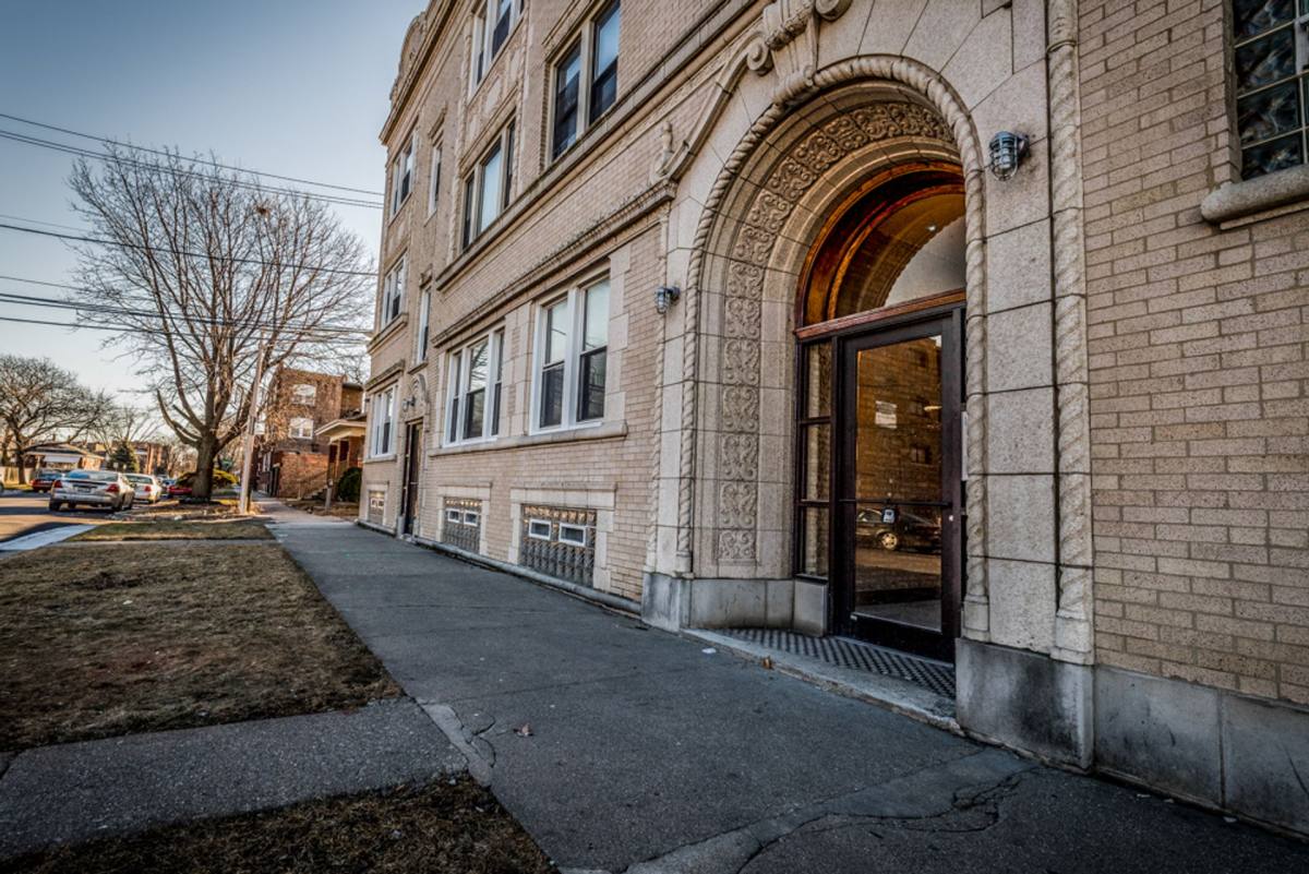 Apartment for rent at 1525-33 W 77th, Chicago, IL 60620