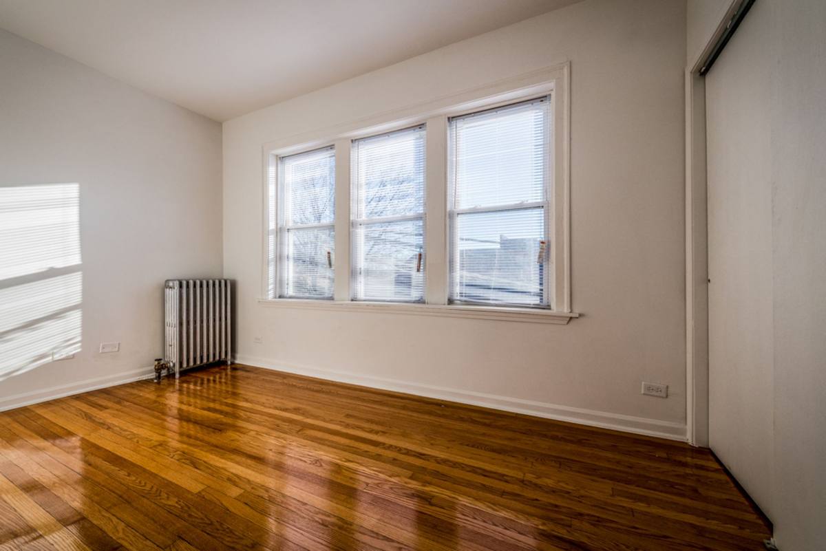 Apartment for rent at 1525-33 W 77th, Chicago, IL 60620