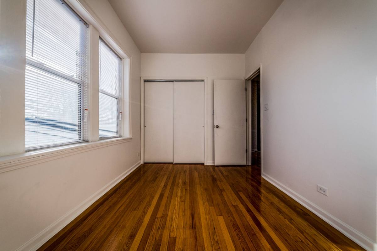 Apartment for rent at 1525-33 W 77th, Chicago, IL 60620