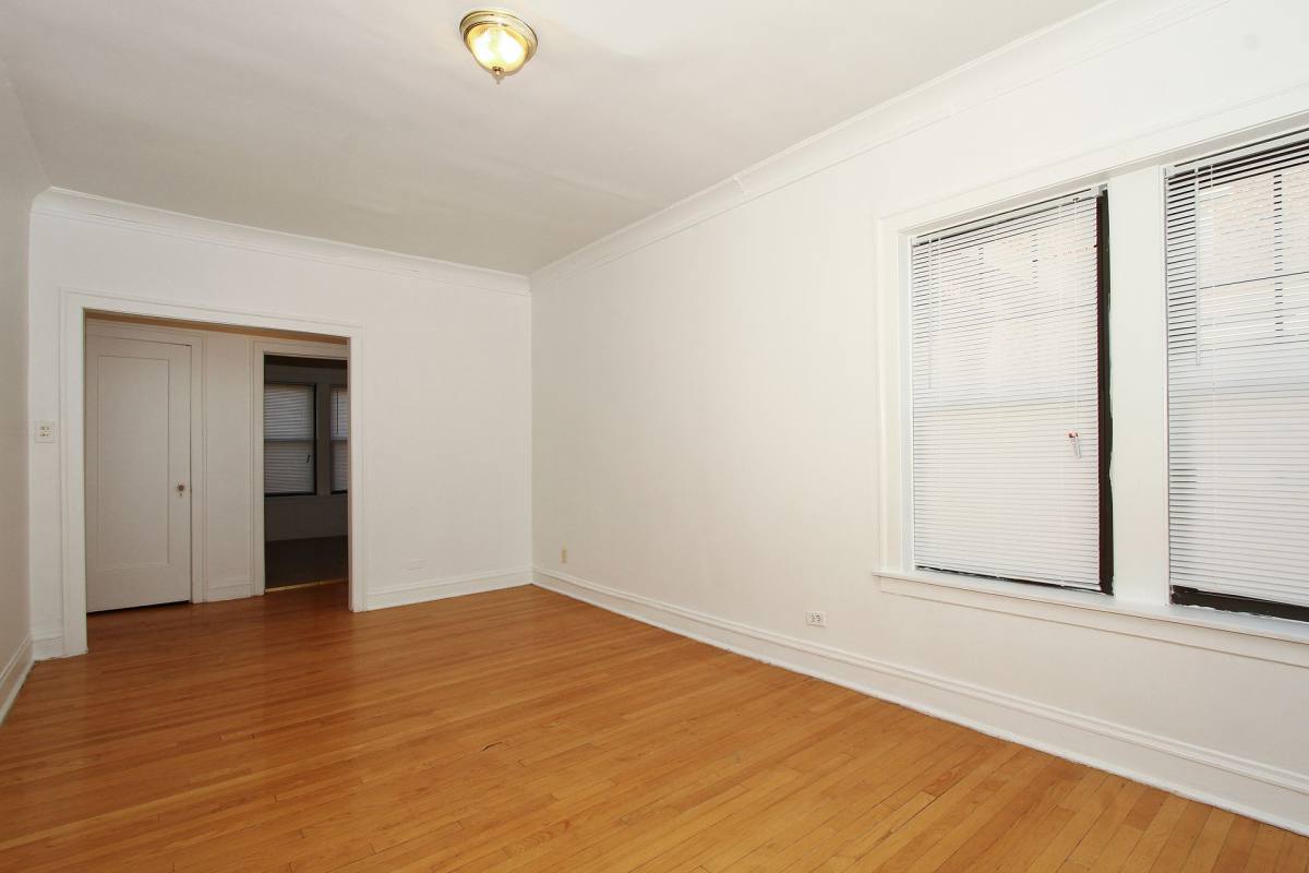 Apartment for rent at 7956 S Eberhart Ave, Chicago, IL 60619