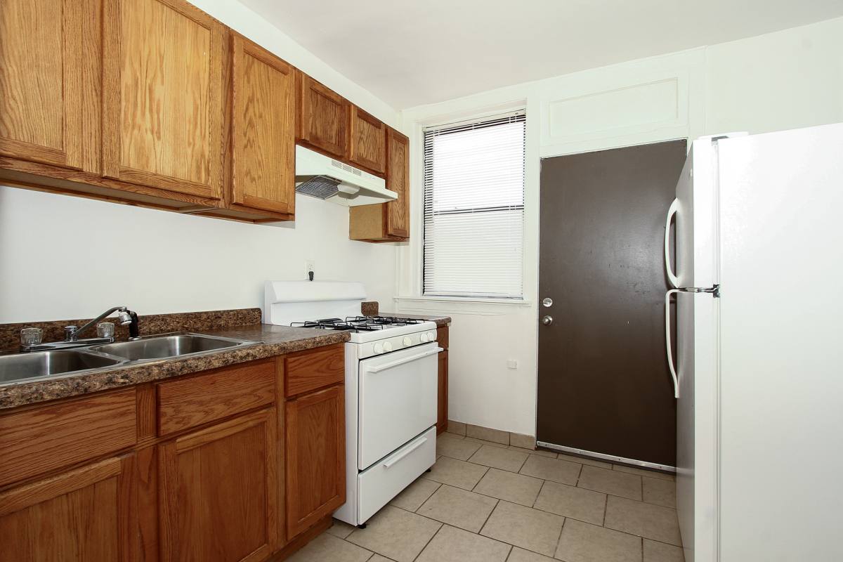 Apartment for rent at 8241-49 S Ellis Ave, Chicago, IL 60619