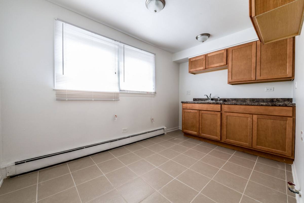 Apartment for rent at 7927 S Ellis Ave, Chicago, IL 60619