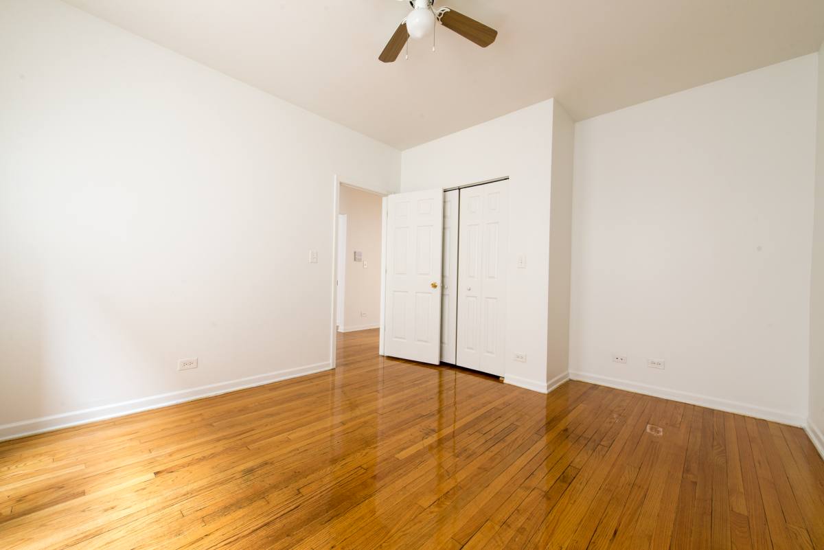 Apartment for rent at 914-918 E 82nd St, Chicago, IL 60619
