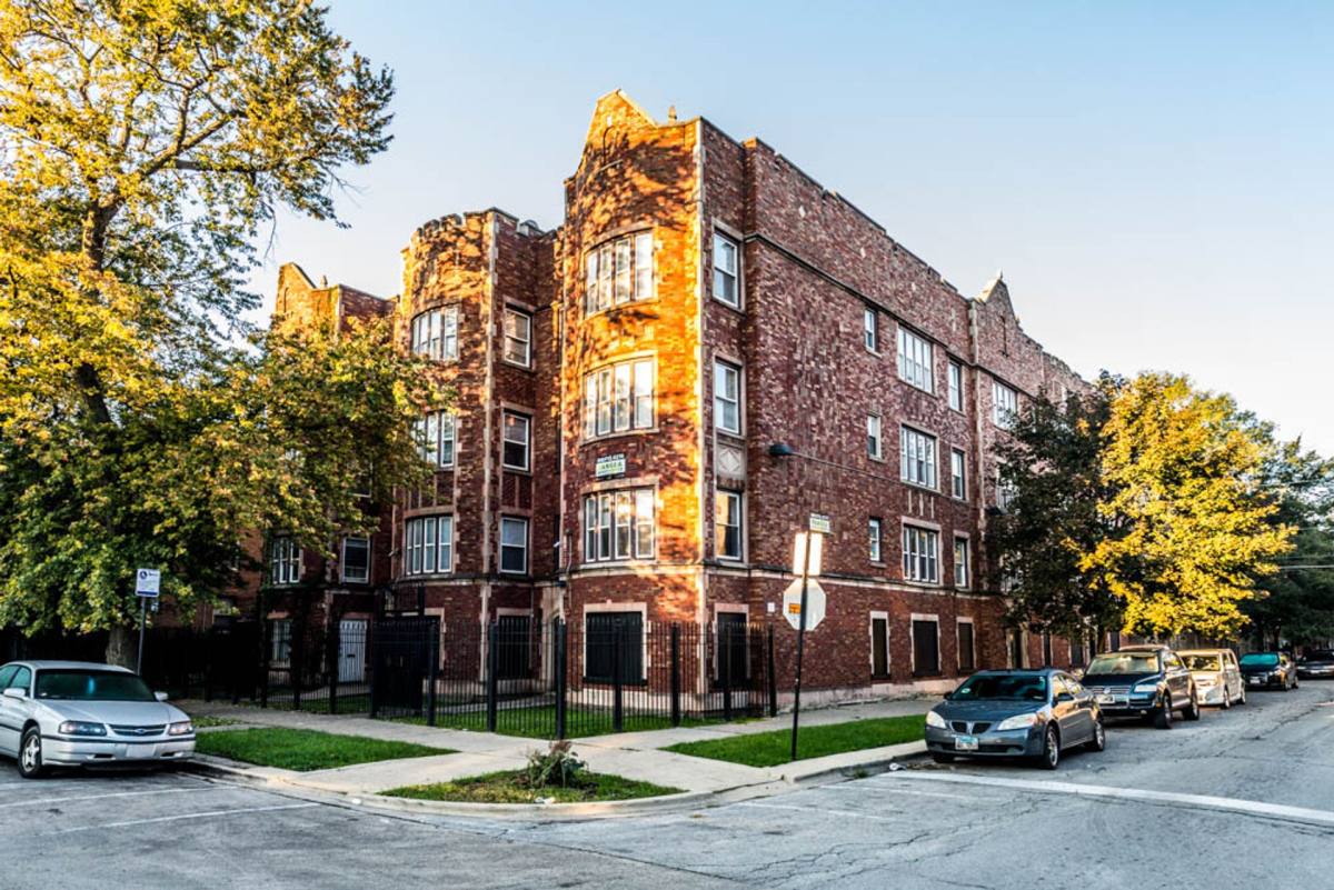 Apartment for rent at 8200-04 S Ingleside Ave, Chicago, IL 60619