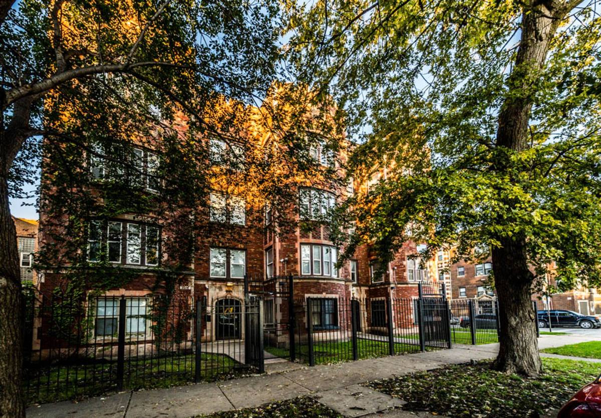 Apartment for rent at 8200-04 S Ingleside Ave, Chicago, IL 60619