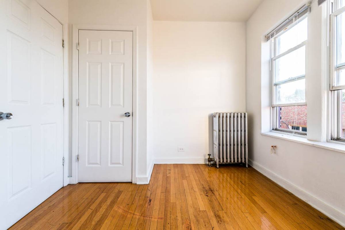Apartment for rent at 8200-04 S Ingleside Ave, Chicago, IL 60619