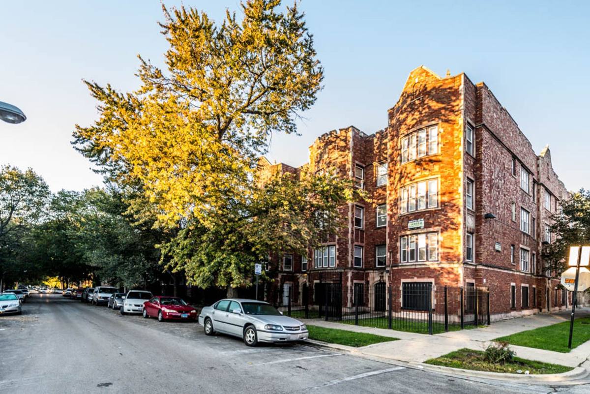 Apartment for rent at 8200-04 S Ingleside Ave, Chicago, IL 60619