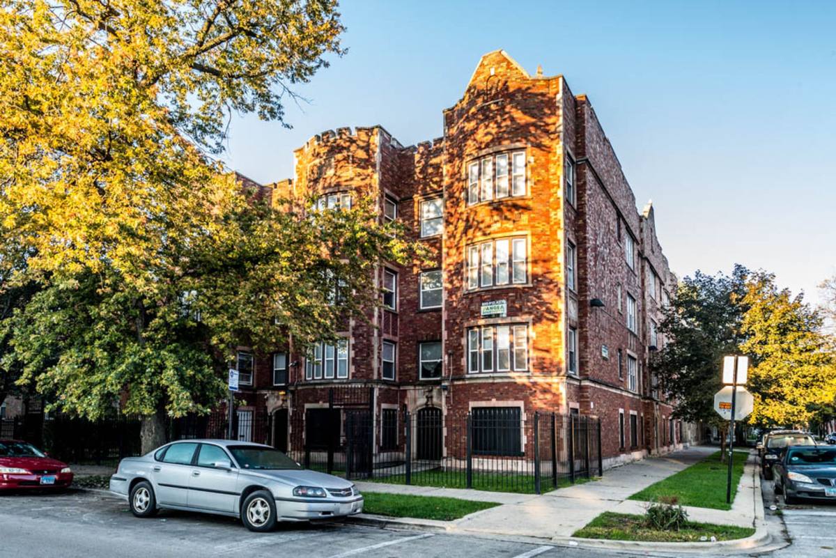 Apartment for rent at 8200-04 S Ingleside Ave, Chicago, IL 60619
