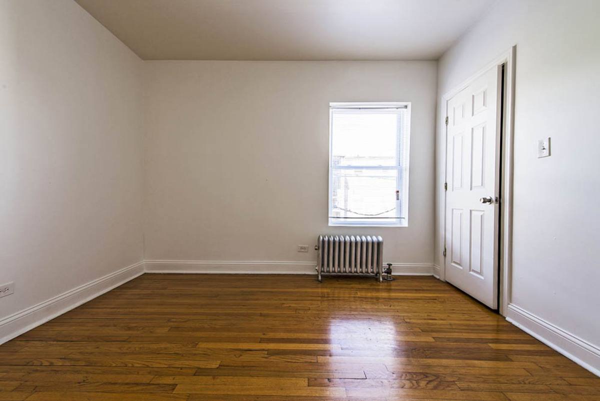 Apartment for rent at 7920-26 S Evans, Chicago, IL 60619