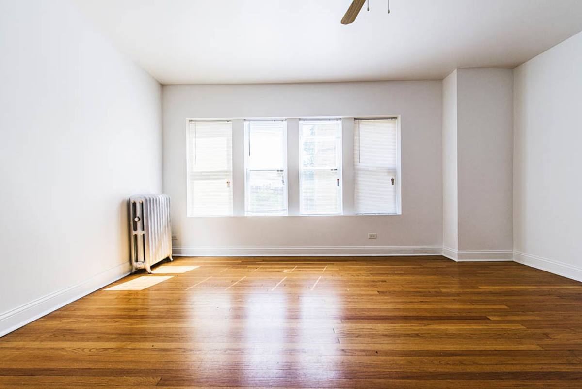 Apartment for rent at 7920-26 S Evans, Chicago, IL 60619