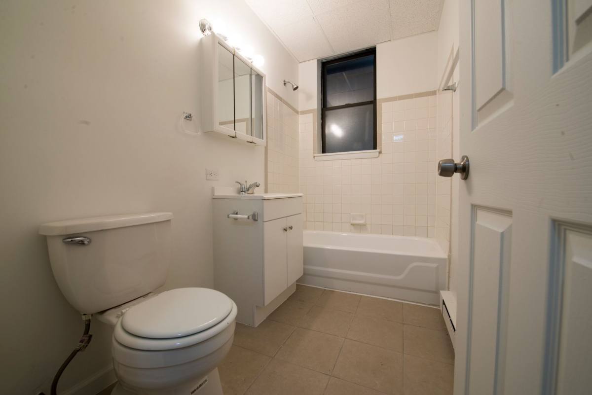 Apartment for rent at 5130 S Dr Martin Luther King Jr, Chicago, IL 60615