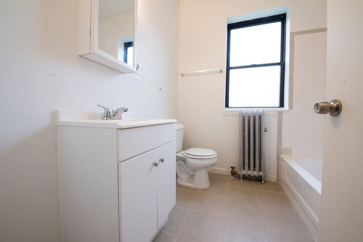 Apartment for rent at 5130 S Dr Martin Luther King Jr, Chicago, IL 60615