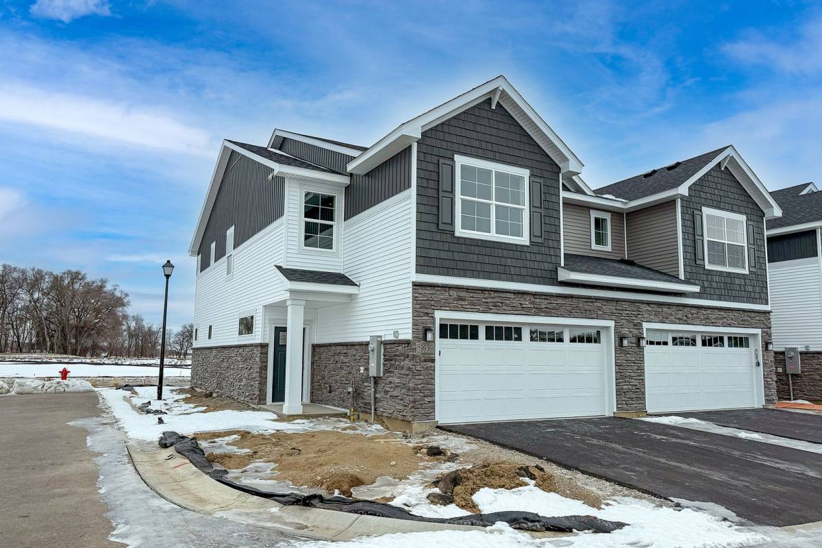 Townhouse for rent at 19948 Hunters Ridge, Rogers, MN 55374