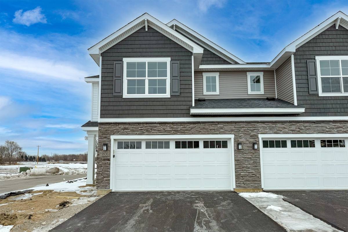 Townhouse for rent at 19948 Hunters Ridge, Rogers, MN 55374