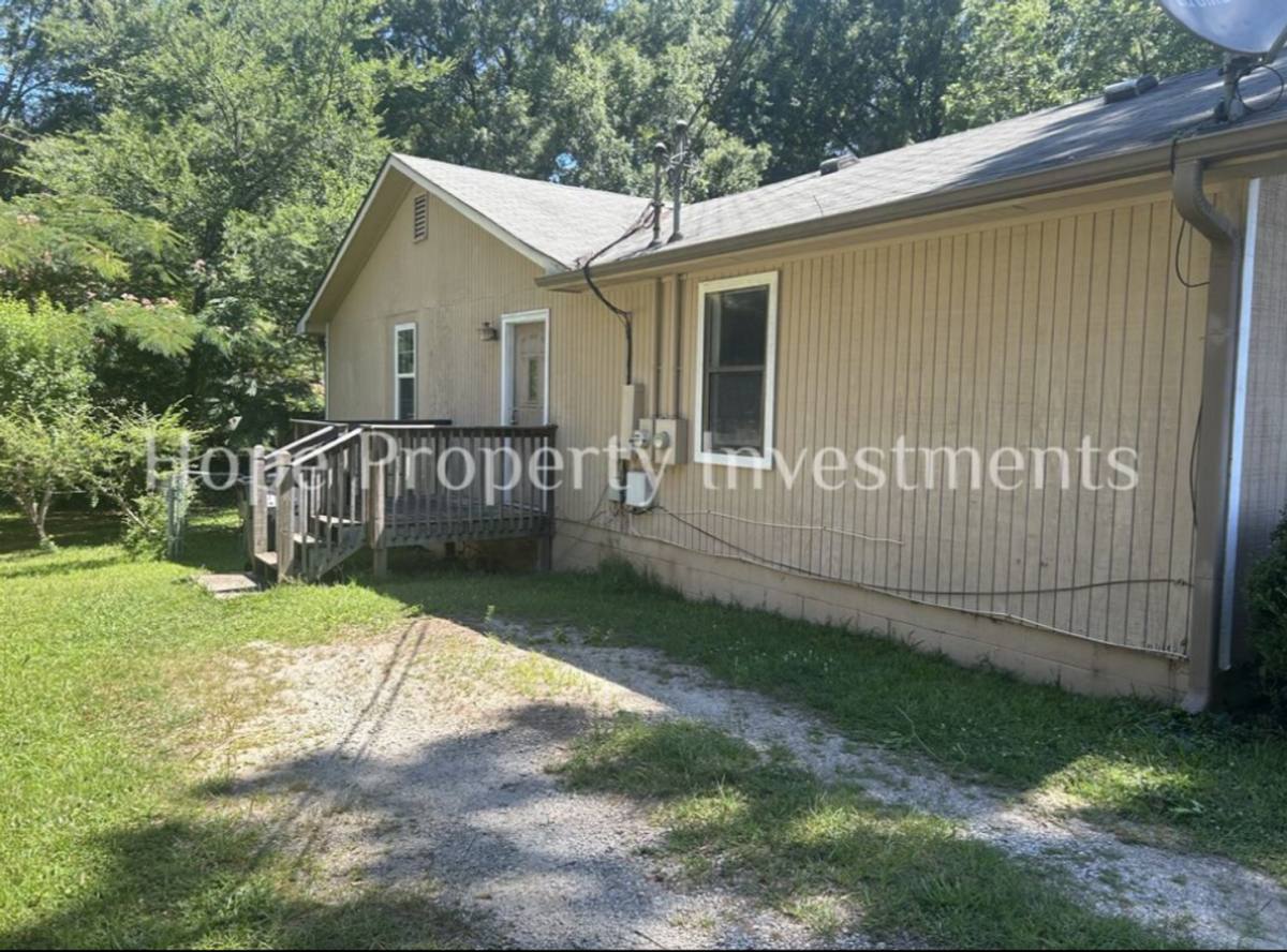 Apartment for rent at 84 Matthews St, Senoia, GA 30276