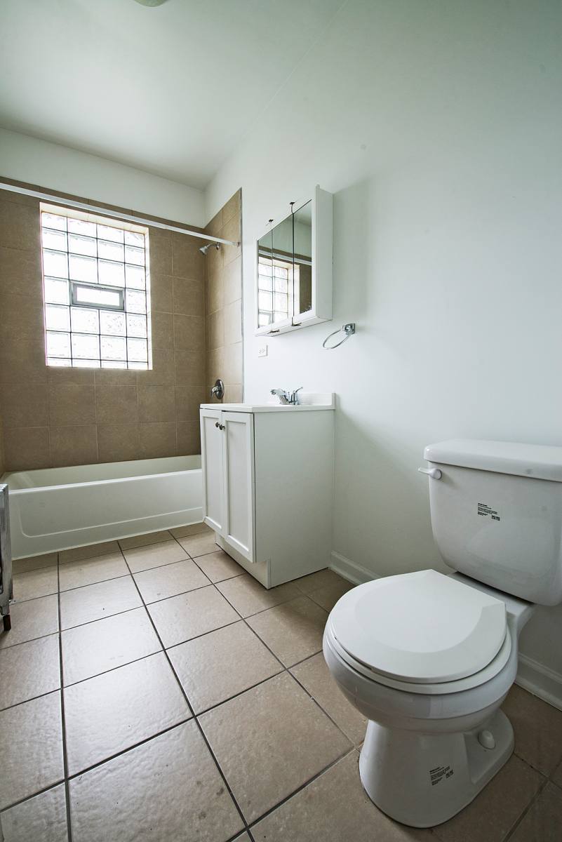 Apartment for rent at 8155 S Ingleside Ave, Chicago, IL 60619