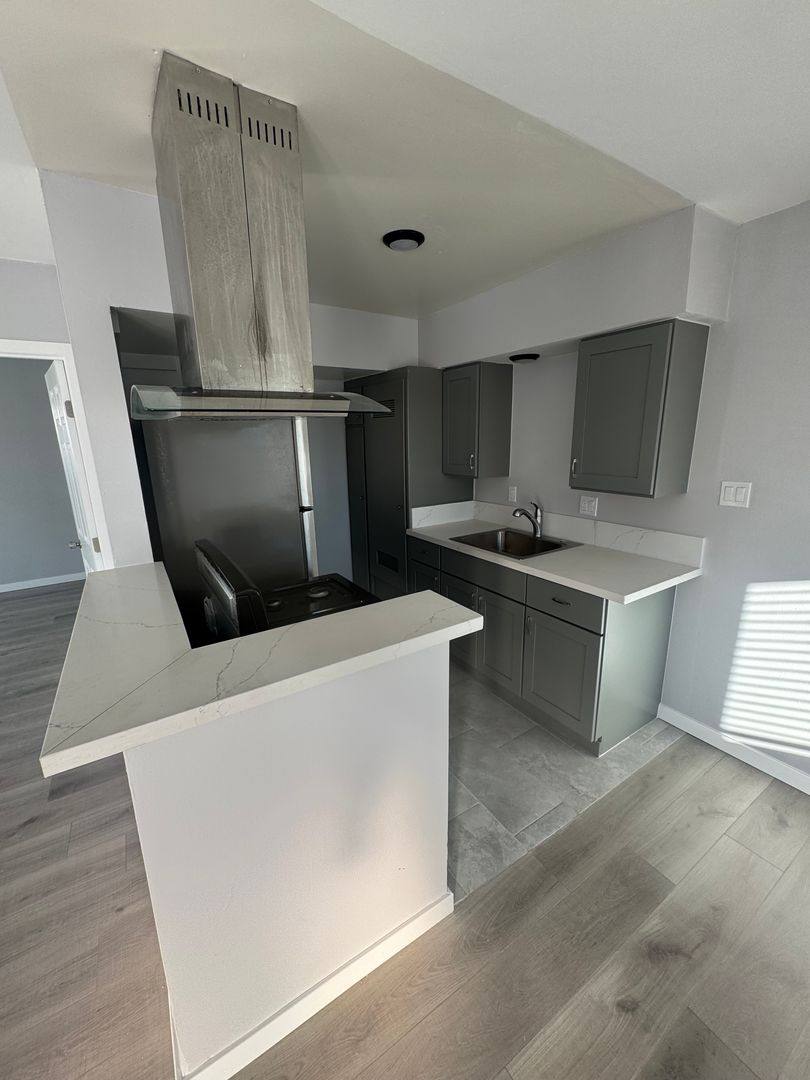 Apartment for rent at 218 Chicago Ave, Huntington Beach, CA 92648