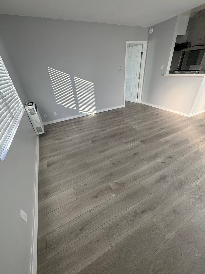 Apartment for rent at 218 Chicago Ave, Huntington Beach, CA 92648