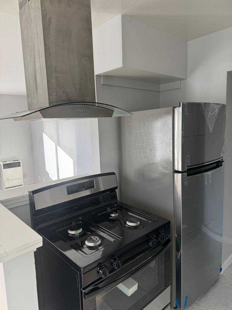 Apartment for rent at 218 Chicago Ave, Huntington Beach, CA 92648