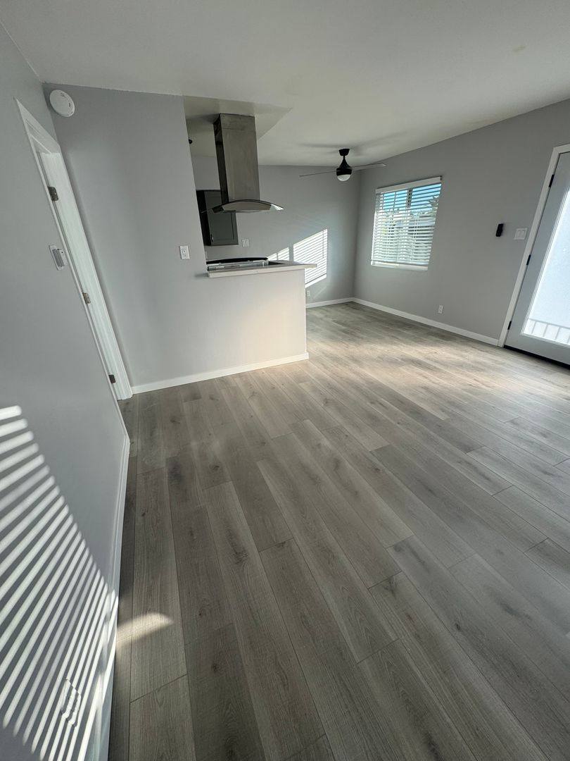 Apartment for rent at 218 Chicago Ave, Huntington Beach, CA 92648