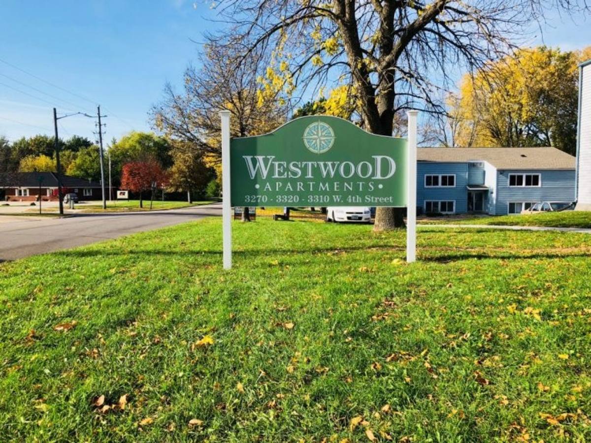 Apartment for rent at 3270 W 4th St, Waterloo, IA 50701