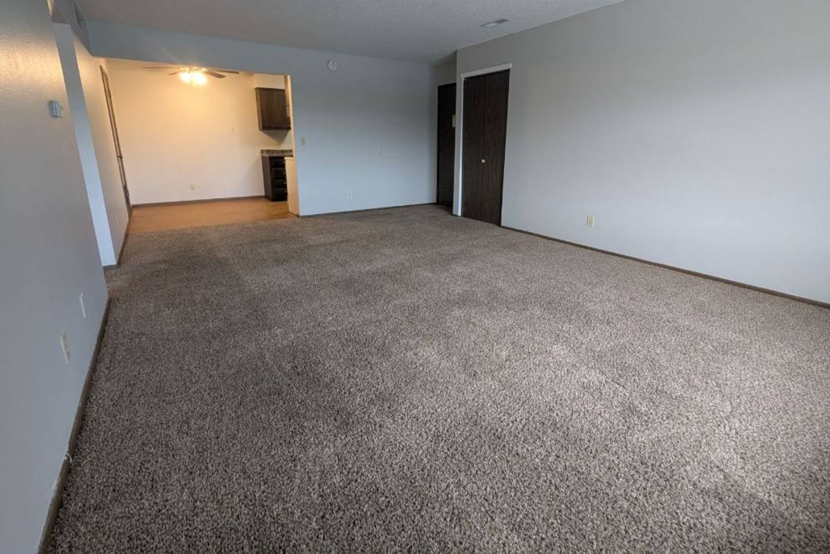 Apartment for rent at 3768 W 9th St, Waterloo, IA 50702