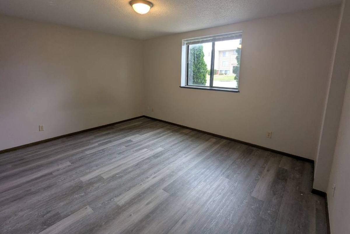 Apartment for rent at 3768 W 9th St, Waterloo, IA 50702