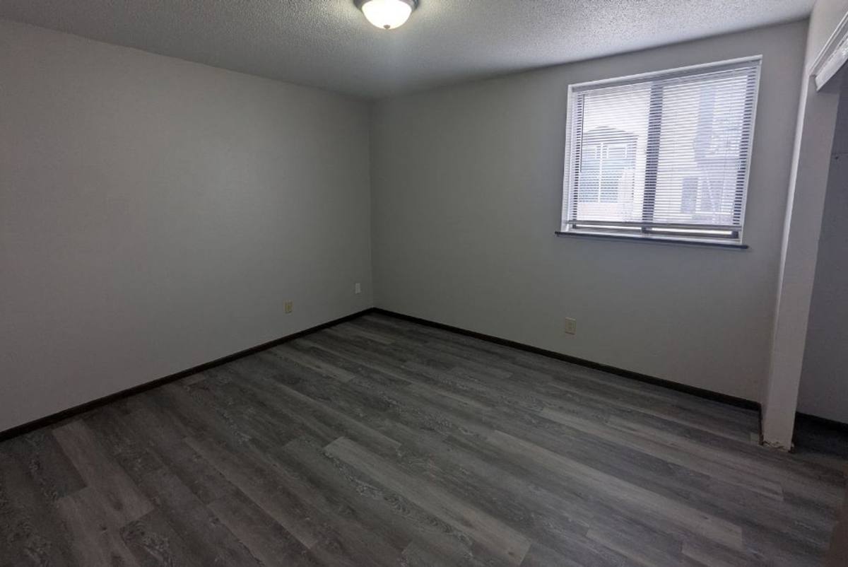 Apartment for rent at 3768 W 9th St, Waterloo, IA 50702