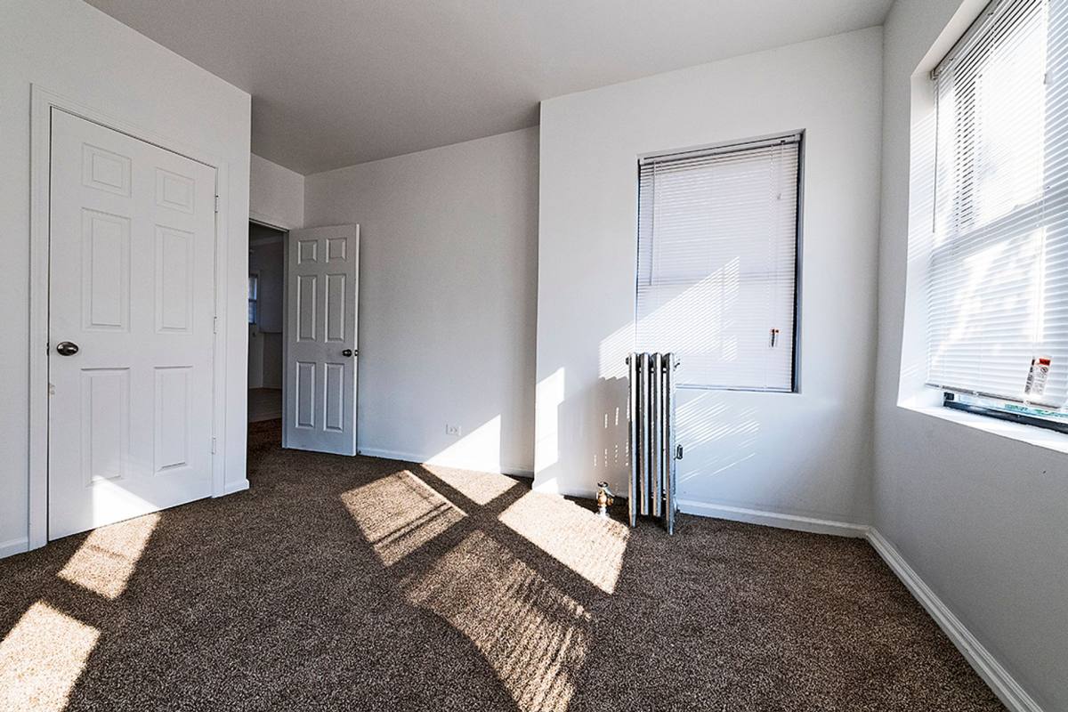 Apartment for rent at 1404-16 W 78th St, Chicago, IL 60620