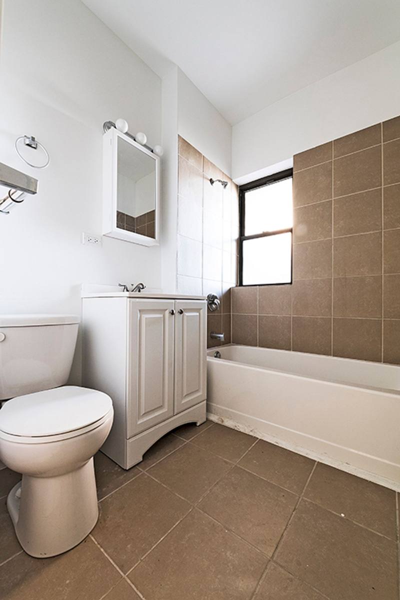 Apartment for rent at 1404-16 W 78th St, Chicago, IL 60620