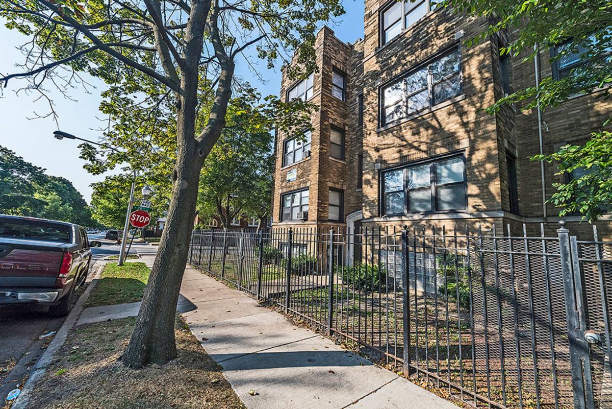 Apartment for rent at 1404-16 W 78th St, Chicago, IL 60620