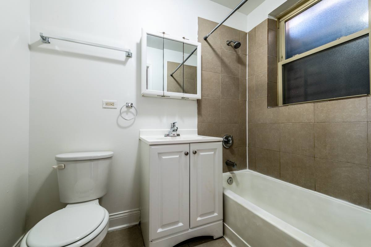 Apartment for rent at 8000-12 S Maryland Ave, Chicago, IL 60619