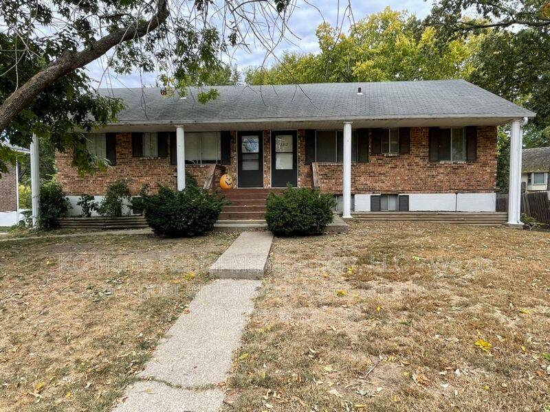 Apartment for rent at 2214 NE 77th St, Kansas City, MO 64118