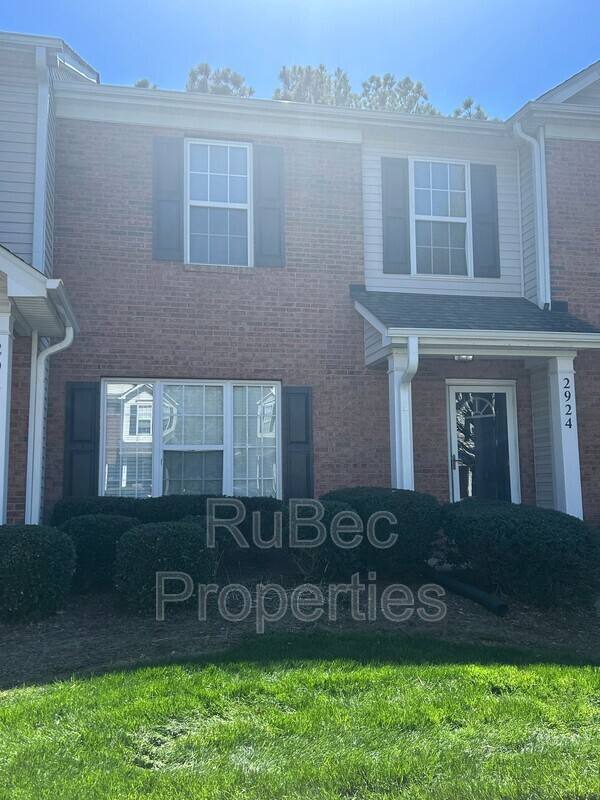 Townhouse for rent at 2924 Little Stream Court, Matthews, NC 28105