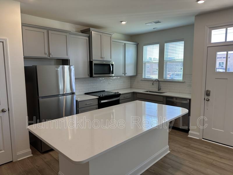 Townhouse for rent at 1027 S Point Rd #1, Belmont, NC 28012