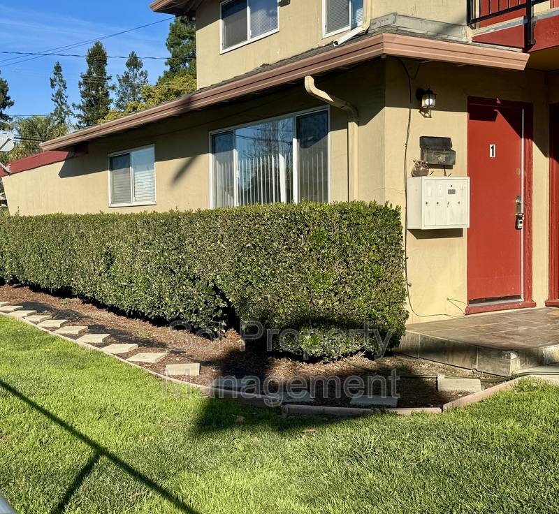 Apartment for rent at 1053 W Hamilton Ave #1, Campbell, CA 95008