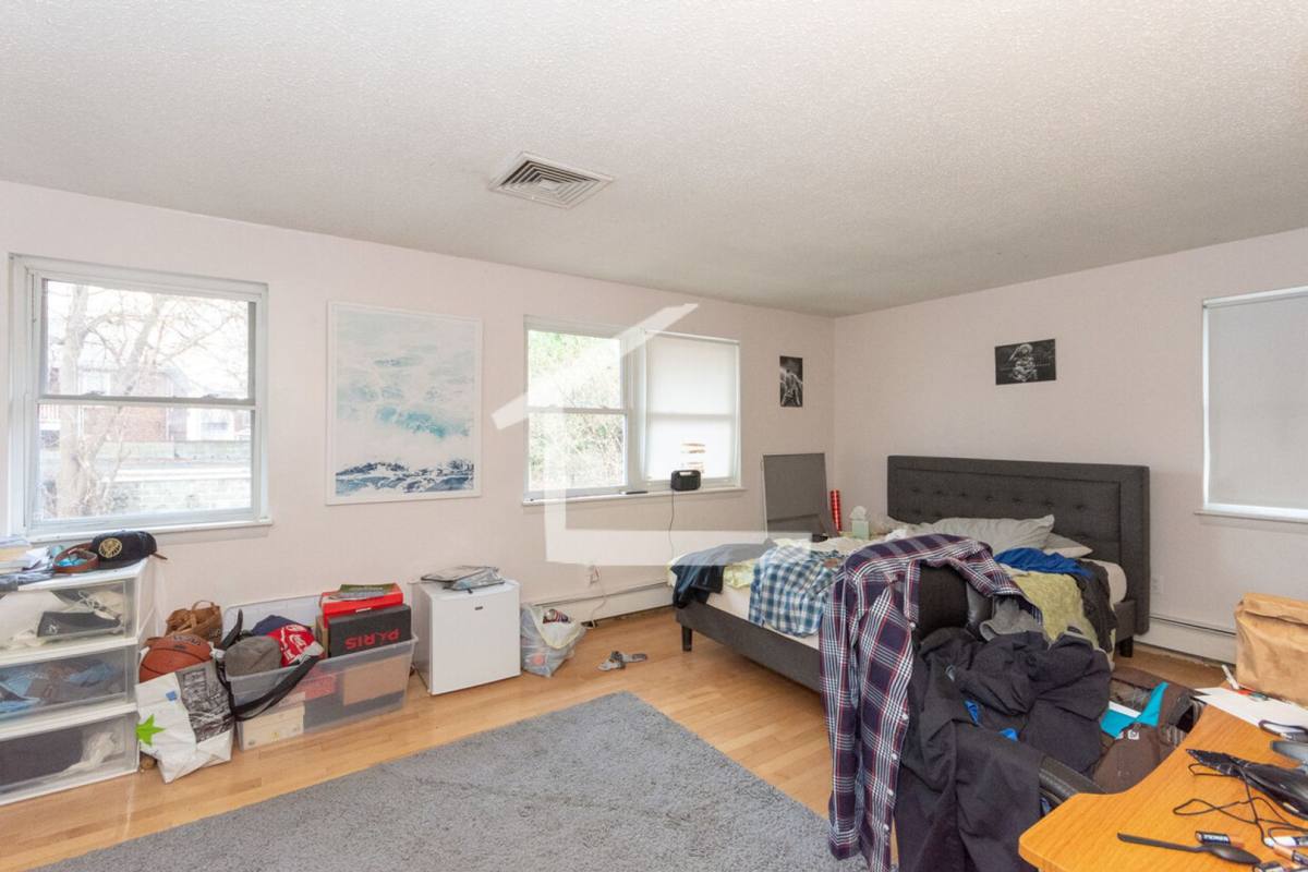 House for rent at 149 Thorndike St #4, Brookline, MA 02446
