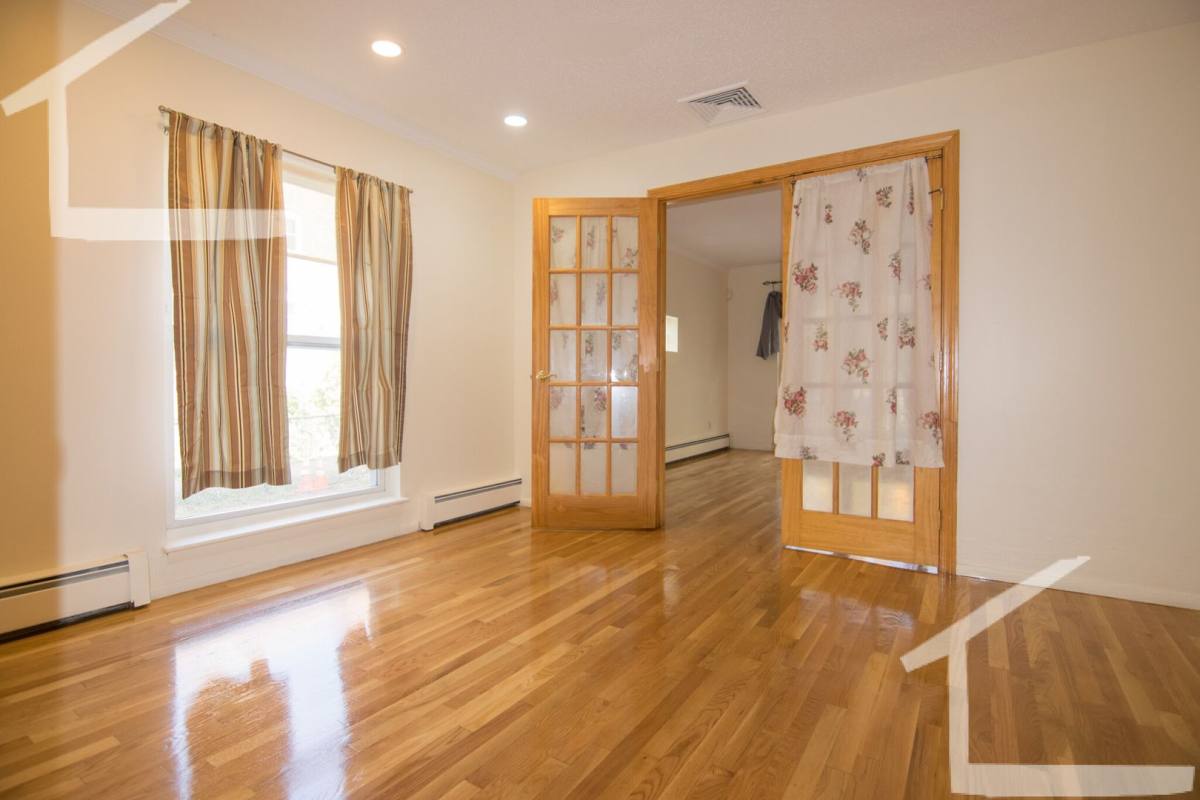 House for rent at 149 Thorndike St #4, Brookline, MA 02446
