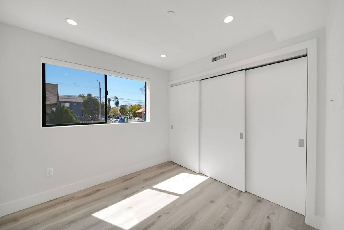 Apartment for rent at 406-408 1 2 N Kenmore Ave, Los Angeles, CA 90004