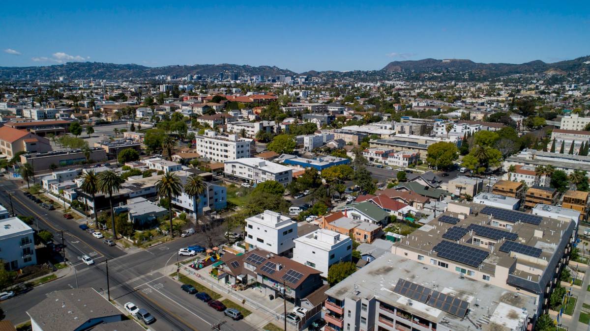 Apartment for rent at 406-408 1 2 N Kenmore Ave, Los Angeles, CA 90004