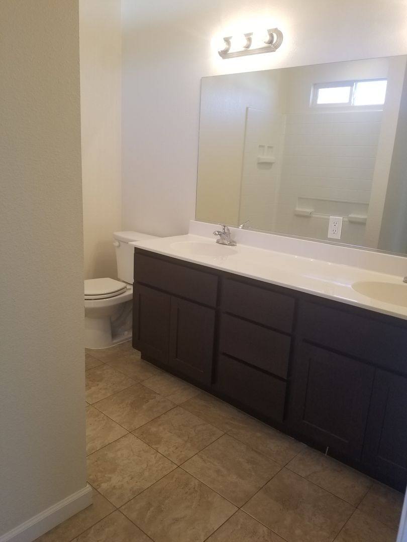 Apartment for rent at 405 Eastwood Ave, Manteca, CA 95336